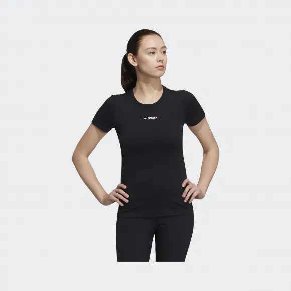 阿迪达斯/Adidas 运动表现 黑色 女士 W MNT-STREET T 户外运动短袖 GQ3785