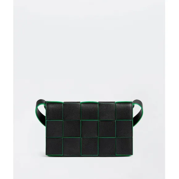 葆蝶家/Bottega Veneta 黑色/鹦鹉绿 100% 水牛皮 女士 cassette斜挎包 578004V1Q711091