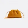 葆蝶家/Bottega Veneta 金棕色 100% 羊皮革 女士 mini pouch迷你手拿包 585852VCPP17716