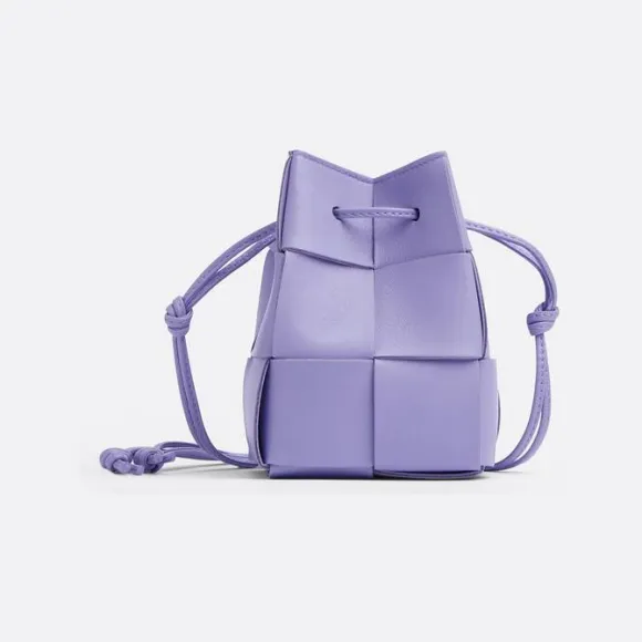 葆蝶家/Bottega Veneta 紫藤色 羊皮革/牛皮革 女士 迷你cassette水桶包 680217VCQC44215