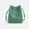 葆蝶家/Bottega Veneta 小号卡式斜挎水桶 680218V2PN13180