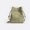 葆蝶家/Bottega Veneta 洞石绿 羊皮革/牛皮革 女士 小号cassette水桶包 680218VCQC42916