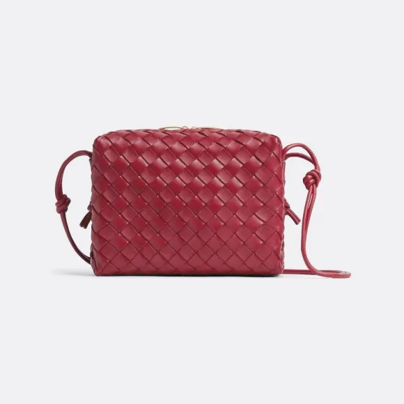 葆蝶家/Bottega Veneta 苹果糖红 100% 羊皮革 女士 小号loop相机包 680255V1G116390