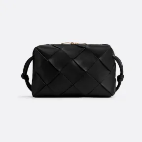 葆蝶家/Bottega Veneta 黑色 羊皮革 女士 小号cassette相机包 709417VCQC28425