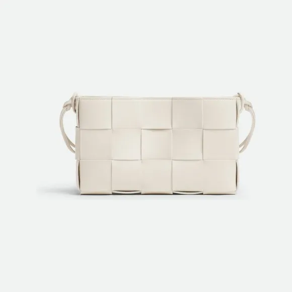 葆蝶家/Bottega Veneta Cassette绳带手拿包 730543VCQC49143