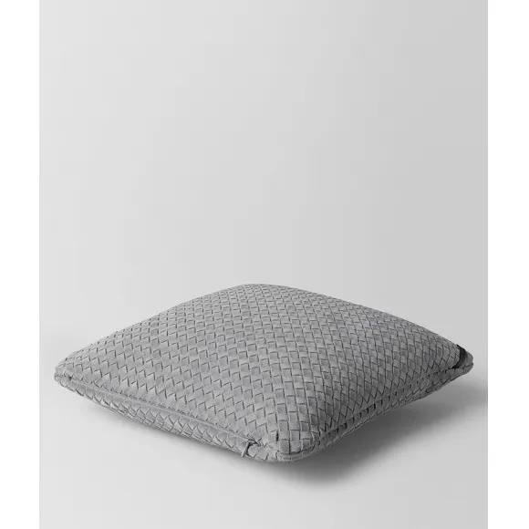 葆蝶家/Bottega Veneta 驼灰色编织麂皮方形抱枕 118162VBB701120