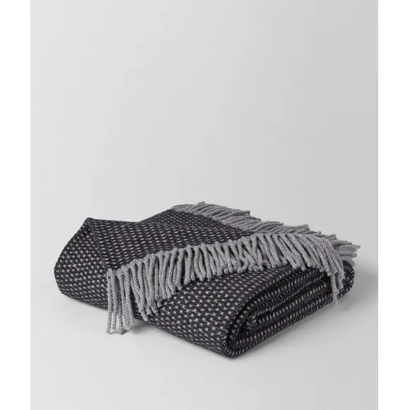 葆蝶家/Bottega Veneta 炭黑灰黑色DAGAN羊绒毯 2521124V2011160