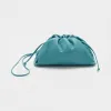 葆蝶家/Bottega Veneta 水绿色 迷你手拿包 585852-VCP40-3612
