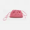 葆蝶家/Bottega Veneta 粉红色 迷你手拿包 585852-VCPP1-5632