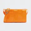 葆蝶家/Bottega Veneta CASSETTE斜挎包 667298VCQ717004