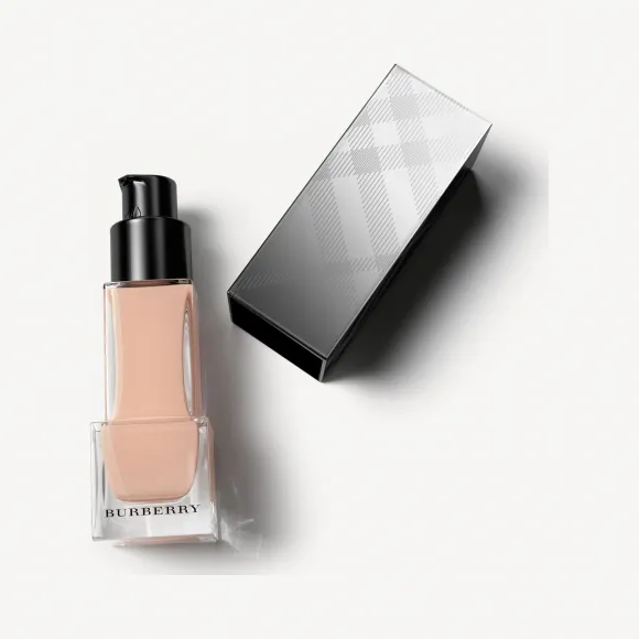 博百利/Burberry 丝柔珠光亮彩粉底液 SPF 15 PA+++ – 赭石裸色 12 号 P40006661