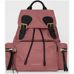 博百利/Burberry 女士 The Rucksack - 中号功能性尼龙拼皮革军旅背包 (粉葵色) 40209591