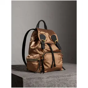 博百利/Burberry 女士 The Rucksack - 中号双色尼龙拼皮革军旅背包 (金色 / 黑色) 40333011