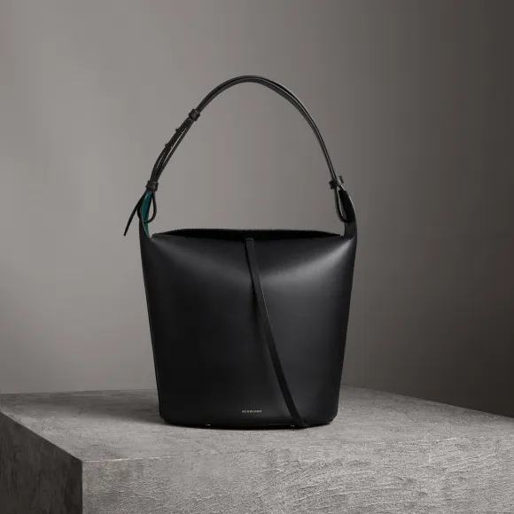博百利/Burberry 女士 The Bucket - 大号皮革水桶包 (黑色) 40729251