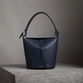 博百利/Burberry 女士 The Bucket - 大号皮革水桶包 (中调靛蓝) 40729301