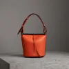博百利/Burberry 女士 The Bucket - 小号皮革水桶包 (柑橘色) 40729311