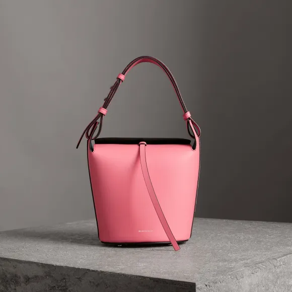 博百利/Burberry 女士 The Bucket - 小号皮革水桶包 (亮珊瑚粉红) 40758721