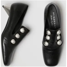 博百利/Burberry 女士 铆钉装饰漆皮高跟鞋 (黑色) 40786351