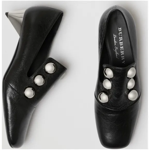 博百利/Burberry 女士 铆钉装饰漆皮高跟鞋 (黑色) 40786351