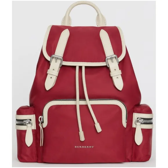 博百利/Burberry 女士 The Rucksack - 中号功能性尼龙拼皮革军旅背包 (红色) 40800681