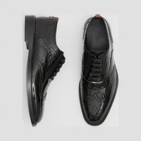 博百利/Burberry 男士 D型环细节专属标识漆皮布洛克鞋 (黑色) 80117981