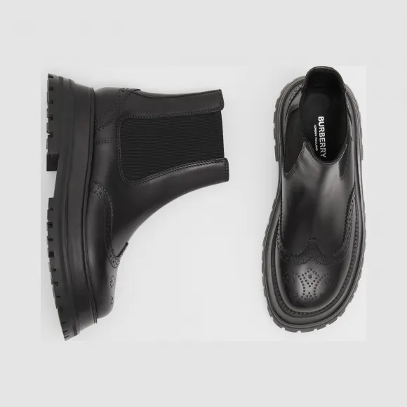 博百利/Burberry 女士 镂空雕花装饰皮革切尔西靴 (黑色) 80192791