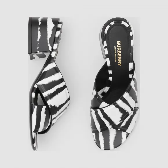 博百利/Burberry 水彩印花皮革粗跟凉鞋 (黑色 / 白色) - 女士  80285691
