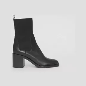 博百利/Burberry 高跟切尔西皮靴 (黑色) - 女士 80458361