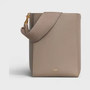 思琳/Celine 女士 Sangle Bucket小号柔软粒面小牛皮水桶包 189303AH4.18TP