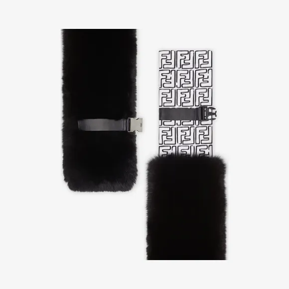 芬迪/Fendi 黑色狐皮披肩 FNG457ADRAF0RWK