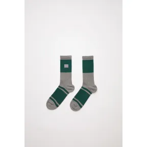 阿克尼/Acne 女士 表情饰片条纹袜子 麻灰色/森林绿 C80020-BZE