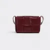葆蝶家/Bottega Veneta 巴罗洛酒红 牛皮革/织物 男士 candy cassette 斜挎包 667048VCQ722245