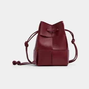 葆蝶家/Bottega Veneta 波尔多红 羊皮革/牛皮革 女士 迷你cassette水桶包 680217VCQC46208