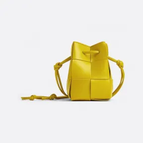 葆蝶家/Bottega Veneta 花粉黄 羊皮革/牛皮革 女士 迷你cassette水桶包 680217VCQC47344