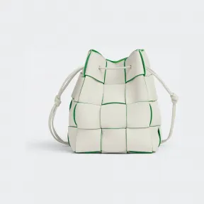 葆蝶家/Bottega Veneta 白色/鹦鹉绿 100% 水牛皮 女士 小号cassette水桶包 680218V1Q719045