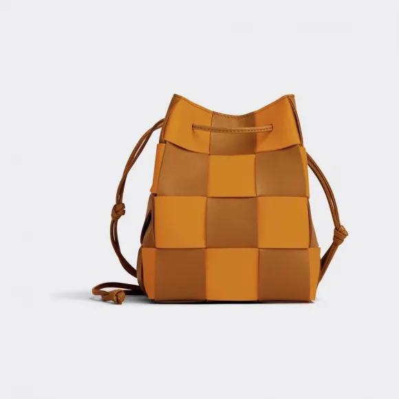 葆蝶家/Bottega Veneta 金棕色 / 驼色 100% 牛皮革 女士 小号cassette水桶包 680218V2AC37732