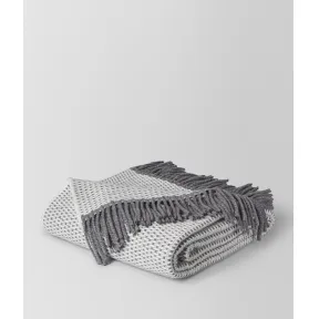 葆蝶家/Bottega Veneta 炭黑灰象牙白DAGAN羊绒毯 2521124V2011178