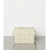 葆蝶家/Bottega Veneta INTRECCIATO编织小羊皮迷你斜挎包 574051VBOX19644