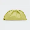 葆蝶家/Bottega Veneta 奇异果绿 The Pouch手拿包 576227-VCP40-3520
