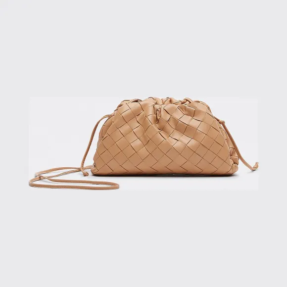 葆蝶家/Bottega Veneta 檀木棕 迷你手拿包 585852-VCPP1-2620