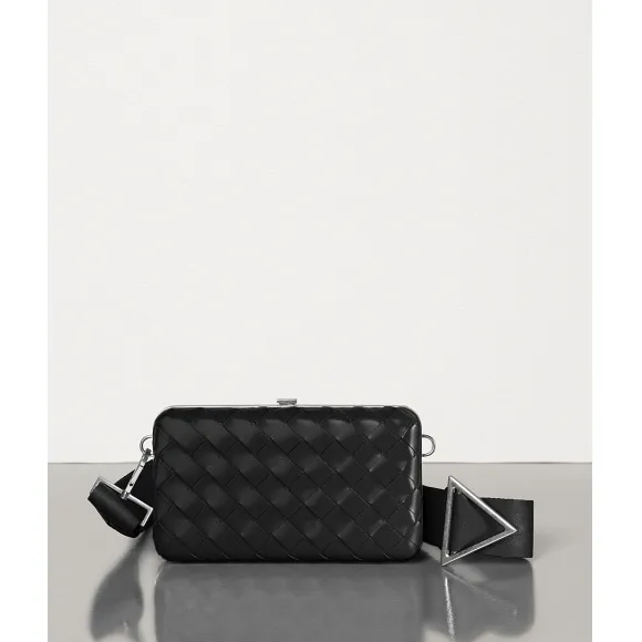 葆蝶家/Bottega Veneta INTRECCIATO编织SPAZZOLATO小牛皮邮差包 590220VMBI31000