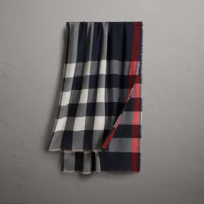 博百利/Burberry  轻盈格纹羊绒围巾 (海军蓝)  39946851