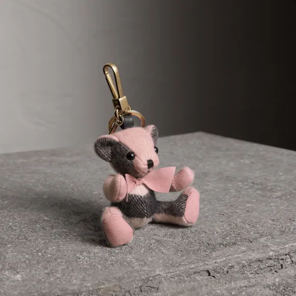 博百利/Burberry  格纹羊绒 Thomas 泰迪熊吊饰 (灰玫瑰色)  39976561