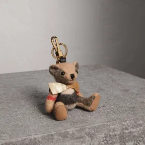 博百利/Burberry  军旅背包 Thomas 泰迪熊吊饰 (驼色)  40300821