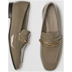博百利/Burberry 女士 链环装饰漆皮休闲便鞋 (灰褐色) 40756411