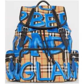 博百利/Burberry  The Rucksack - 大号涂鸦印花 Vintage 格纹军旅背包 (帆布蓝 / 古典黄色) 
