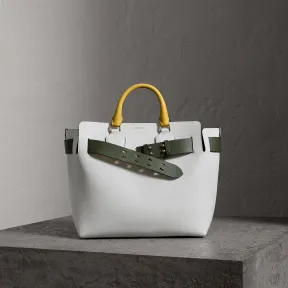 博百利/Burberry 女士 The Belt - 中号皮革贝尔特包 (粉笔白色 / 黄色) 40790261