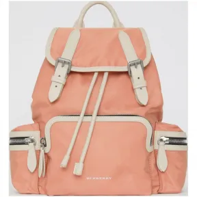 博百利/Burberry 女士 The Rucksack - 中号功能性尼龙拼皮革军旅背包 (粉红色) 40800671