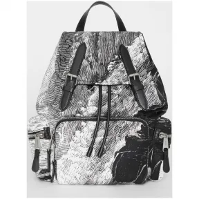博百利/Burberry 女士 The Rucksack - 中号梦景图案军旅背包 (黑色) 80067311