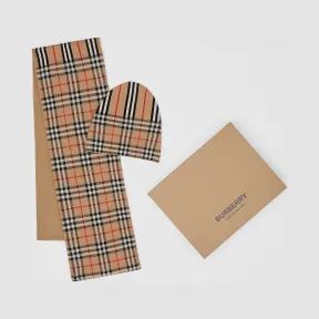 博百利/Burberry 童装 Vintage 格纹拼标志性条纹羊毛两件套礼品套装 (典藏米色) 80141701